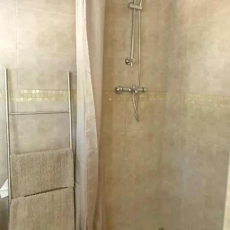 Sous Les Chenes 3* Saint-Martin-de-Bromes