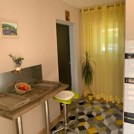 Sous Les Chenes Saint-Martin-de-Bromes